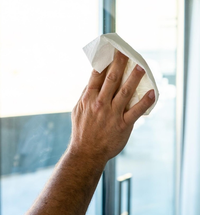 glass cleaning - Jeske Glass glass cleaning