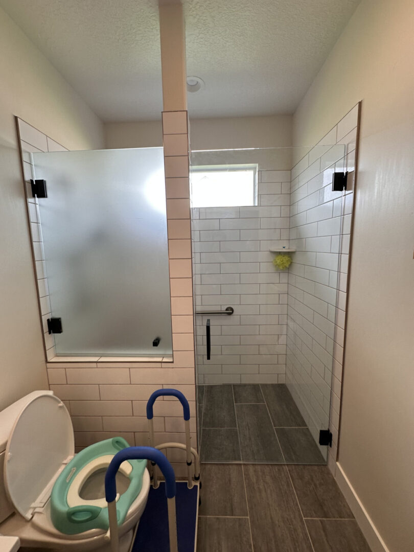 Caretaker accessable shower