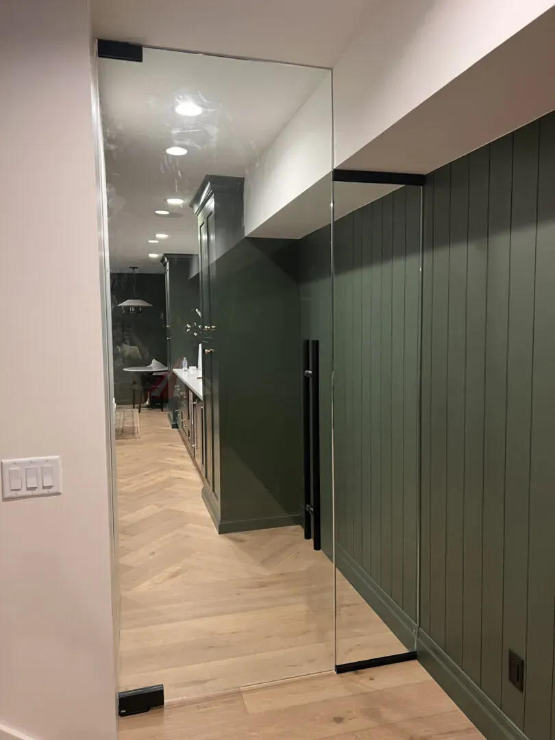 imgi_224_frameless-glass-door-lower-panel-1-810x1080